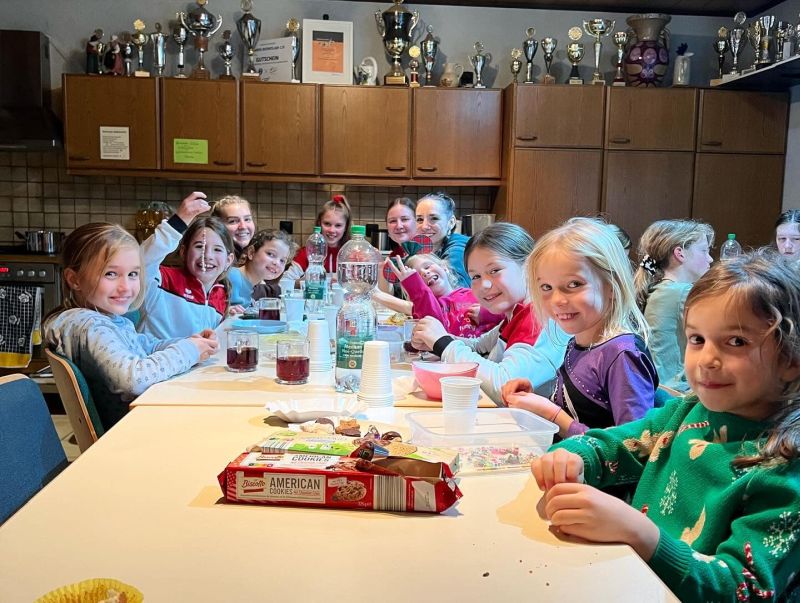 2023 12 18 Weihnachtsfeier Wettkampfturnerinnen 3