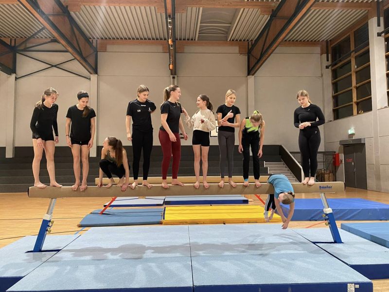2023 12 23 Weihnachtstraining Turnen 1